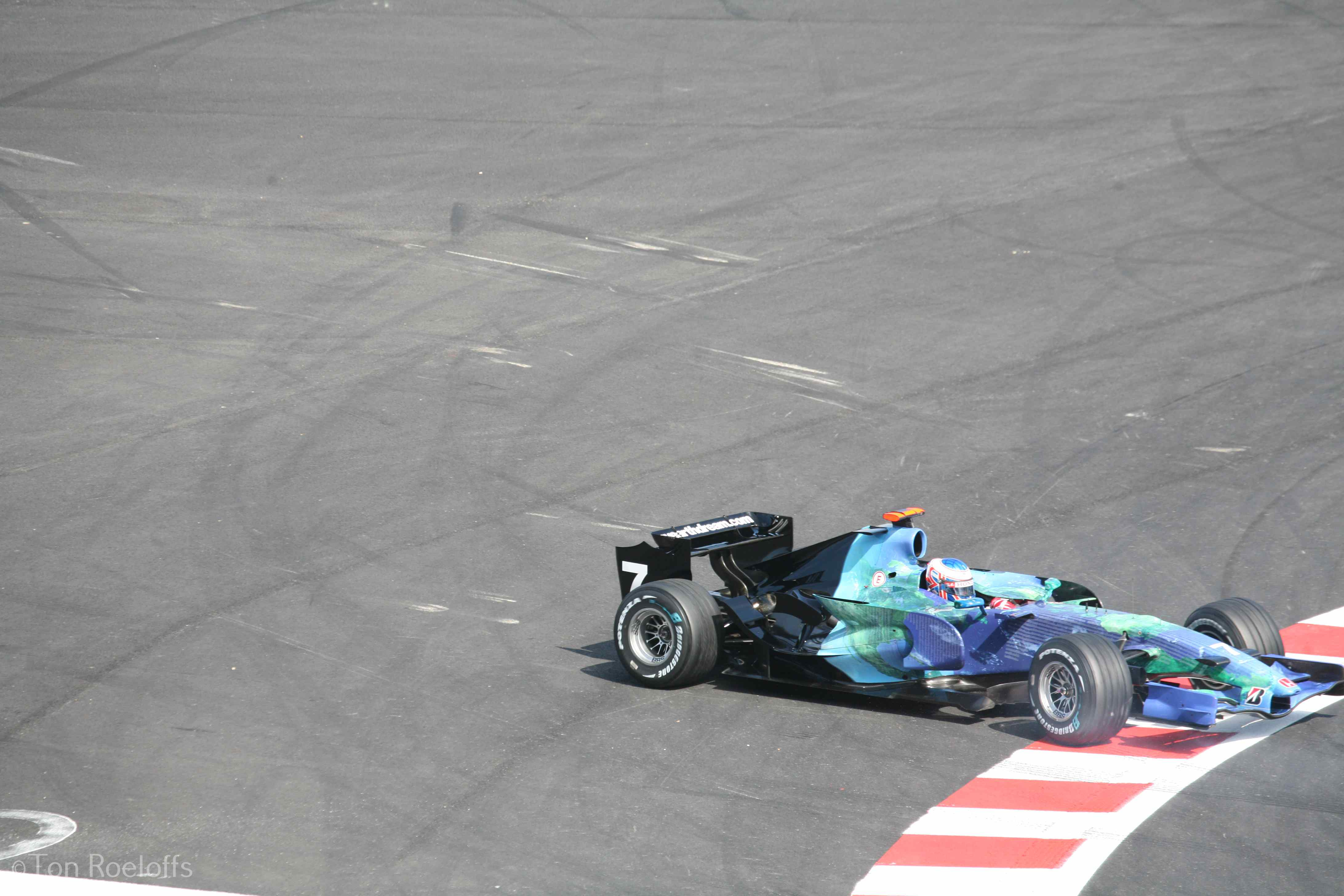Vettel verremt zich